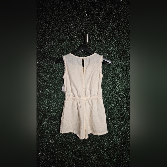 Old Navy Ivory Lace Romper - Picture 4 of 4